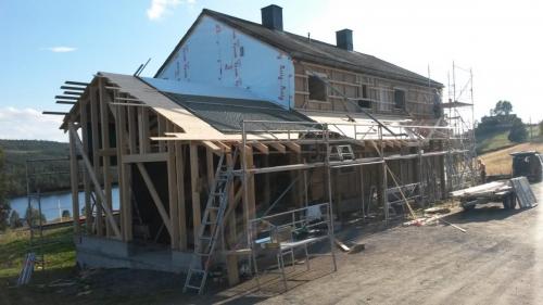 Tilbygg og etterisolering av gammelt hus på Brattland i Lierne.